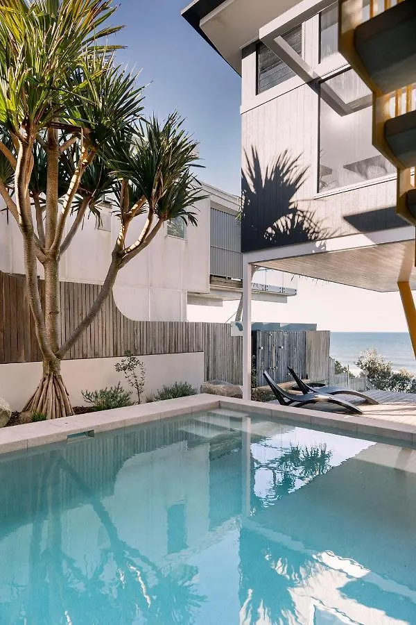 Elegant Beach House & Whale Watching Gem Sunshine Beach