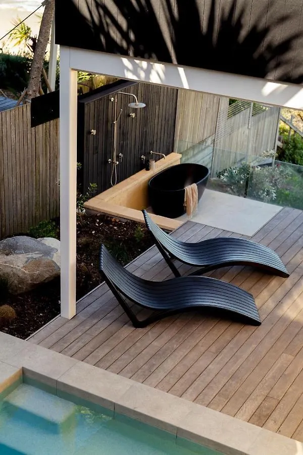 Elegant Beach House & Whale Watching Gem Sunshine Beach Holiday home